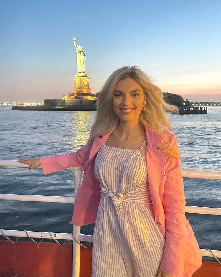 Liz Wheeler | Wiki/Bio, Twitter, Net Worth, Husband, Kids, Career and ...