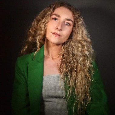 Courtney Taylor Olsen | Wiki, Bio, Age, Body Measurements, Childhood