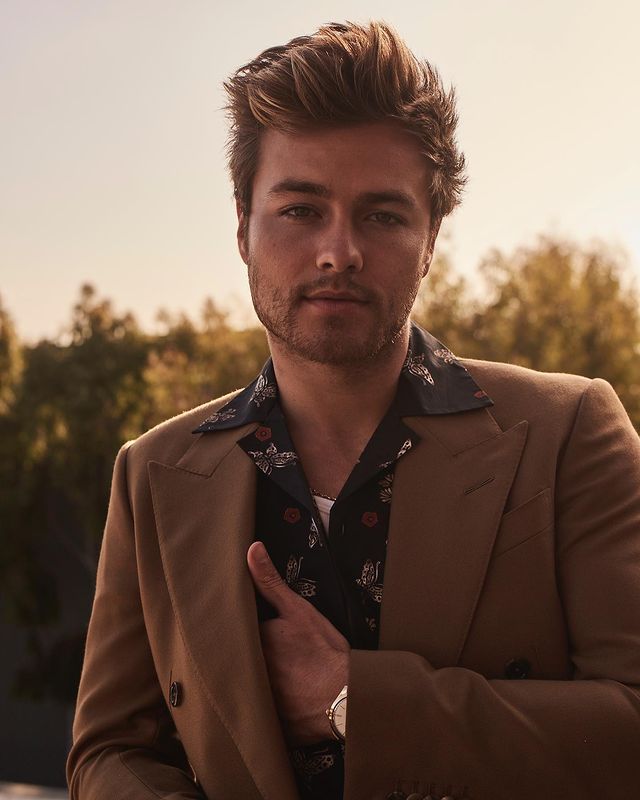 Peyton Meyer Bio, Age, Height, Early Life, Career, Parents, Family