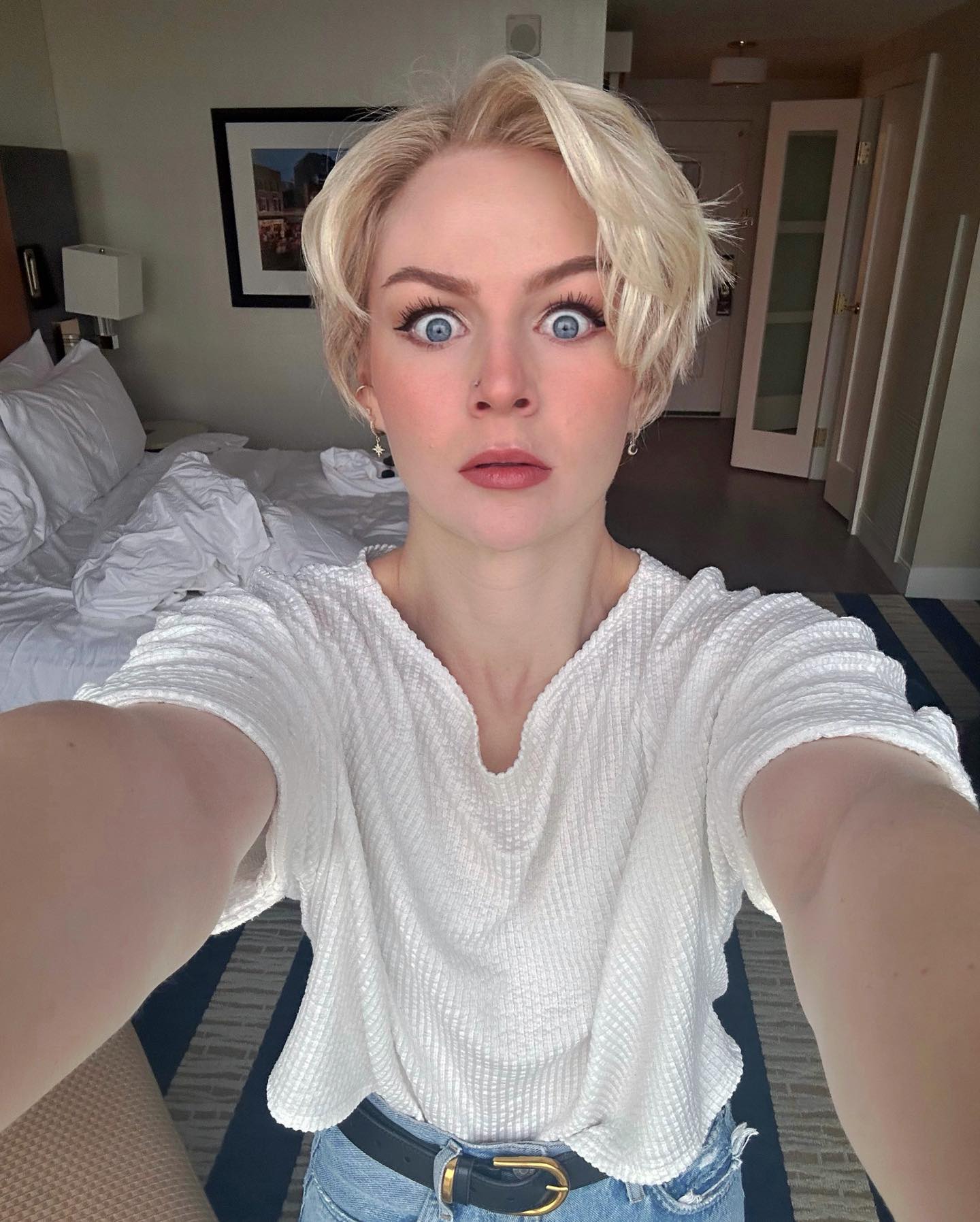 Kris Collins Bio, Wiki, Age, DOB, Height, Weight, Career, Bikini Photos